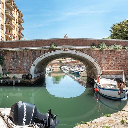 Piccola Venezia Canal View Charming Flat ليفورنو المظهر الخارجي الصورة