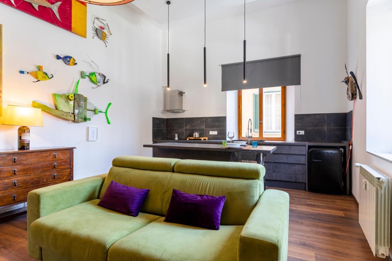 Piccola Venezia Canal View Charming Flat ليفورنو المظهر الخارجي الصورة